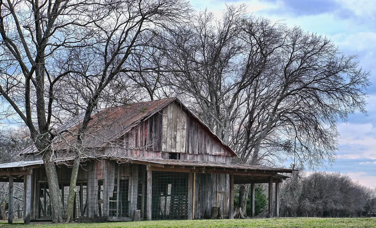 How to Source Local Reclaimed Materials for a Barn Conversion